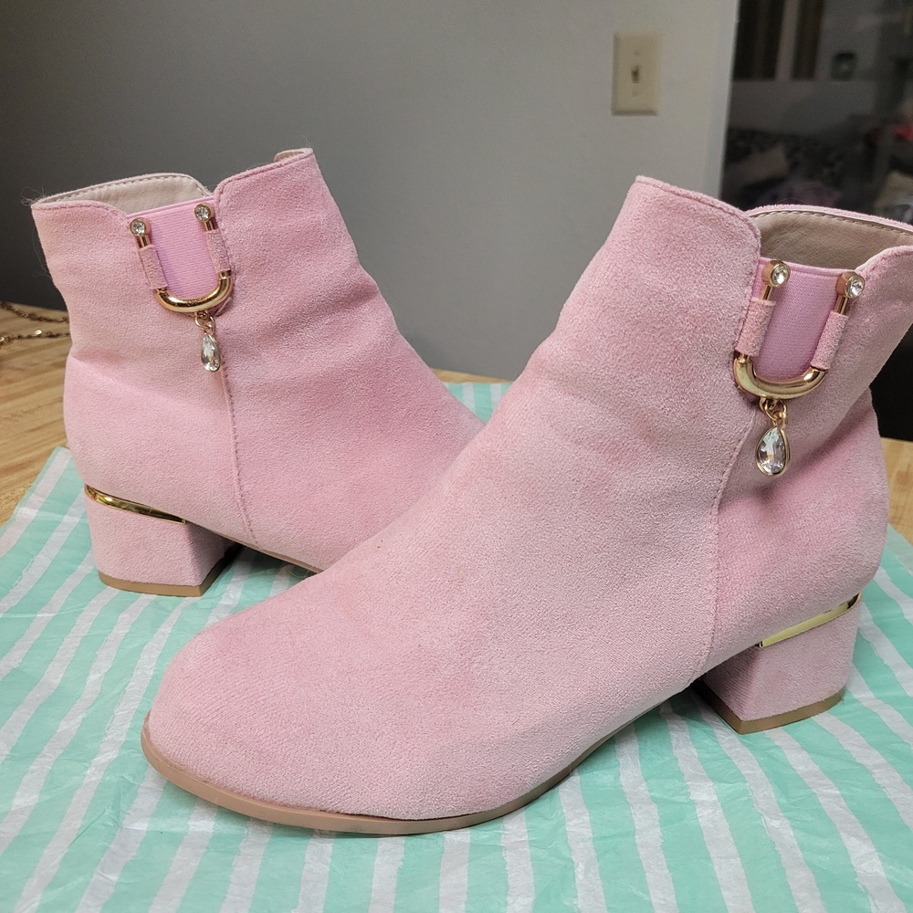 SHEIN Pink Suede Block Heel Ankle Boots with Gold Charm